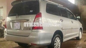 Toyota Innova 2012 E - 150000 km