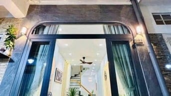 Sang nhượng gấp nhà hẻm Nguyễn Cửu Vân, Bình Thạnh,(66m2), chỉ 2tỷ130