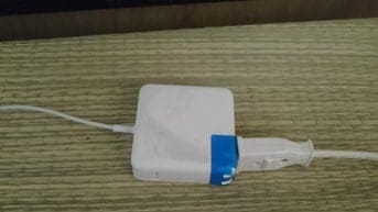 Mình cần bán mac air 2015 11 inch