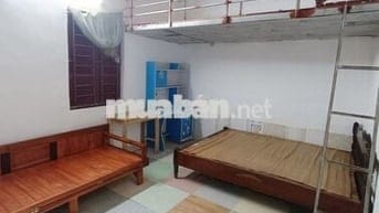 Phòng đẹp gác xép đủ đồ kv Chùa Láng_vệ sinh chung_giá 2.3tr_điện3.5k