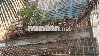 Phòng trọ 30m2 sàn gỗ, có ban công rộng riêng