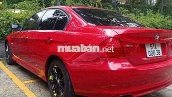 BMW 320i màu Đỏ