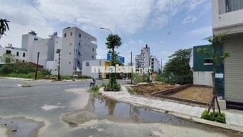 Đất 2 mặt tiền phía sau chợ Bàu Bàng , Sổ Hồng Riêng , hợp để đầu tư