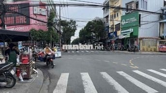 bán nhà 2 tầng mt cù chính lan