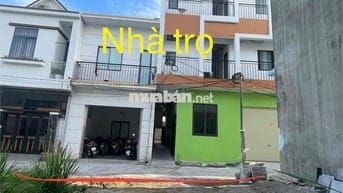 ĐẤT LẠI THẾ / GẦN SÂN BÓNG / HOÀNG TRỌNG MẬU