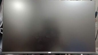 Bác nào quan tâm inbox em, máy mới dùng hơn tháng, cần tiền nên pass