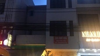 Cho thuê nhà mặt tiền đường 3/2 , P.14, Q.10 giá 30tr