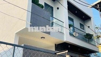 Bán nhà lầu đẹp ngay chợ Tân Vạn dọn vào ở ngay