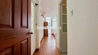 Căn Hộ Ngay Ngã Tư Hàng Xanh .... Ban Công Riêng ... Ngay Hutech 💦💦