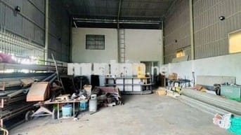 Cho Thuê Kho
Góc 200m2 KDC Đông Phú HG Cách Trung Tâm Cần Thơ 7Km
