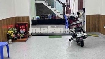 Cho thuê nhà 52/2b lữ gia. gần đại học bách khoa. DT 4,5x20. 4L 6PN