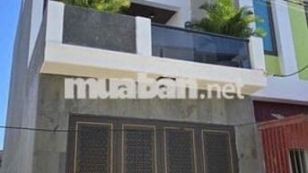 nhà 3 tầng kiên cố ô tô tránh nhau sẵn bìa sang tên