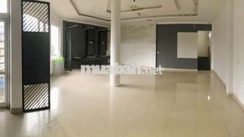 Cho thuê tầng 2 - 70m² trung tâm Pleiku, giá 3 triệu/tháng