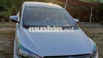 Toyota Innova 2019 2.0E - 128000 km