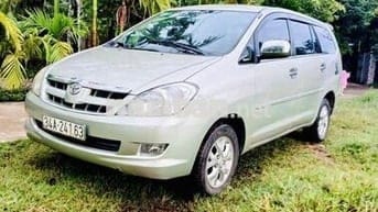Toyota Innova 2006 G - 250 km