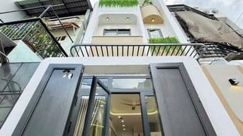 Nhà 42.5m2 Lê Quang Định, xây 1 trệt 2 lầu. Giá 2 tỷ 390. Hẻm 4m thông