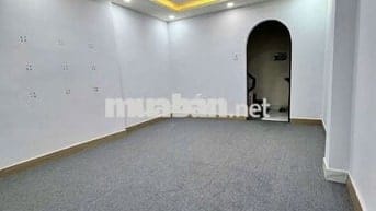 NGUYÊN CĂN QUẬN 3 MẶT TIỀN - 3 PHÒNG RỘNG ĐẸP - CẢI TẠO - KD TỰ DO