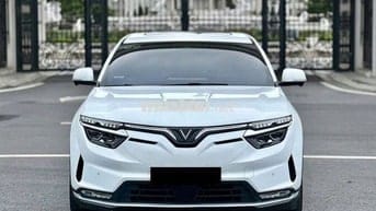 Vinfast VF8 Eco 2022 Trắng Nội Thất Đen