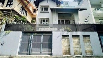 📱 NHÀ RỘNG MT C18_(K300)_10x20m_TRỆT 3 LẦU MỚI ĐẸP.