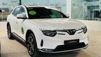 GF Thủ Đức - VF8 Plus 2023 Trắng / Nâu HỒ SƠ SẴN