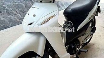 Honda Wave trắng Dư xe ba em bán ạ