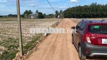 Chính chủ cần bán lô đất full thổ cư cách 100m đường nhựa