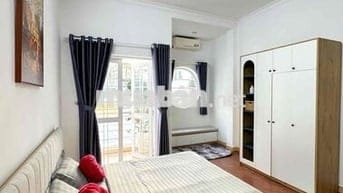 Phòng ban công 40m2 mới 100% gần Phố đi bộ Nguyễn Huệ