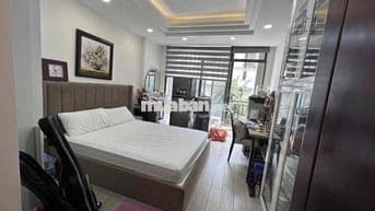 Căn hộ full tiện nghi, cửa sổ bancon thoáng ở trung tâm PN