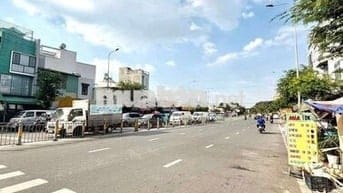 MẶT TIỀN ĐẠI LỘ NGUYỄN XÍ - PHẠM VĂN ĐỒNG BÌNH THẠNH - 4 TẦNG