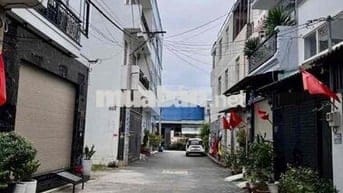 Nhà phố 4 tầng mới full nội thất hẻm xe tải đậu trước cửa Thạnh Xuân