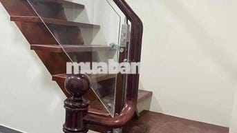 phòng trọ trên lầu lối đi riêng