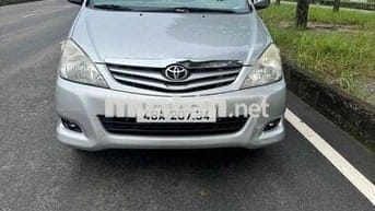 Toyota Innova 2009 G - 100000 km