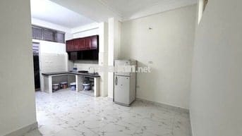 cần cho thuê căn tập thể tầng 4 , 4Pn, 2vs, đồ cơ bản, 15tr/ tháng