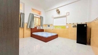 Phòng cửa sổ rộng thoáng giá rẻ Quận 10