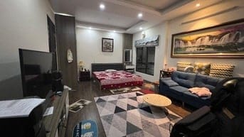 cho thuê căn hộ tầng 3, bếp ở tầng 1, đủ tiện nghi