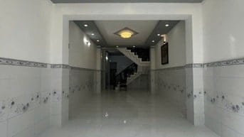 Cho thuê nhà mặt tiền kinh doanh Lạc Long Quân, Q11. Mới đẹp.