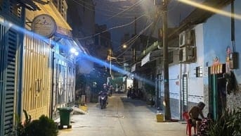 Bán nhà nhỏ nhỉnh 3 tỷ. Hẻm xe hơi quận 11 giáp quận 10. 