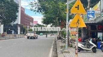 Mặt tiền dt4*22m đúc 1 lầu Bờ Bao Tân Thắng,Q.Tân Phú. Nhà 2 mặt tiền