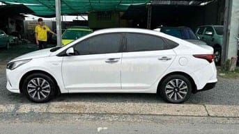 Hyundai Accent Số sàn Trắng