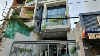 Cho thuê nhà nguyên căn đoạn 2 chiều Võ Văn Tần,Q 3. Có thang máy