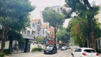 Giá Bán Giảm Rất Sâu - Mặt Phố 125M2* 7MT - Vỉa Hè To - Kinh Doanh.