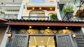 Nằm tại Diên Hồng, Bình Thạnh ngay chợ Bà Chiểu. Xây 1 trệt 1 lầu, SHR