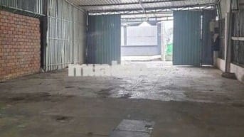 Cho thuê kho _ xưởng , mặt tiền đường nhựa Bà Điểm