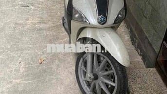 Cần bán xe Lyberty.