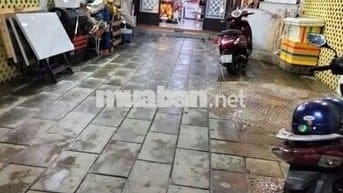 Nhà thuê sân xe hơi gần sân vận động Đông hoà Dĩ An