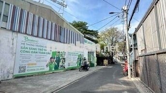 Nhà 3 tầng  -  hẻm xe hơi  -  76m2  -  giá xhi 6,5 tỷ