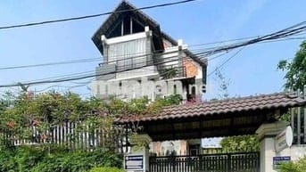 BIỆT THỰ BÊN SÔNG CÓ  HẦM RƯỢU, PHÒNG KARAOKE, SÂN VƯỜN, GARA Ô TÔ