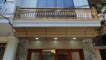 "Bán nhà Đầm Trấu, Hai Bà Trưng 55m, 7 tầng, mt 5.2m. Giá: 32.3 tỷ