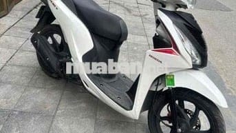 xe vision. bản đặc biệt màu trắng. biển tỉnh