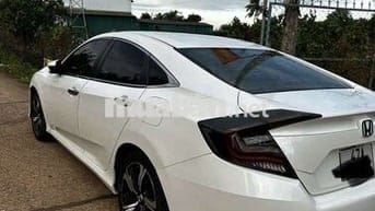 Honda Civic 1.5 Turbo Trắng 2018